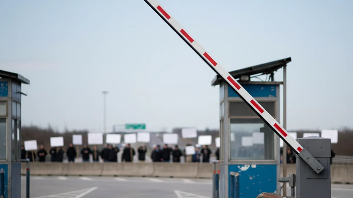Representació visual de la tensió entre infraestructures viàries i l'impacte econòmic en una comarca costanera.