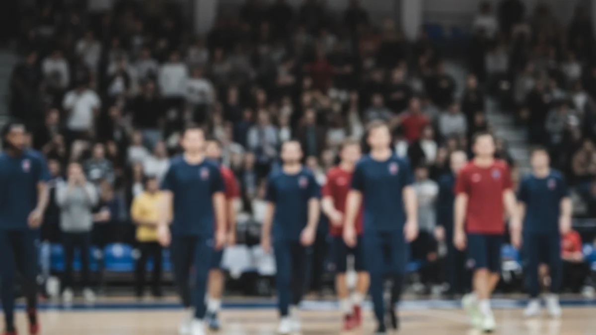 Imatge genèrica d'un partit de bàsquet amb jugadors en acció o una presentació d'equips a la pista.