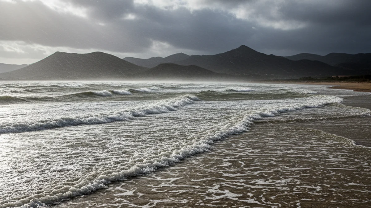 Imatge genèrica d'un estany natural amb onatge provocat per la forta tramuntana a l'Alt Empordà.