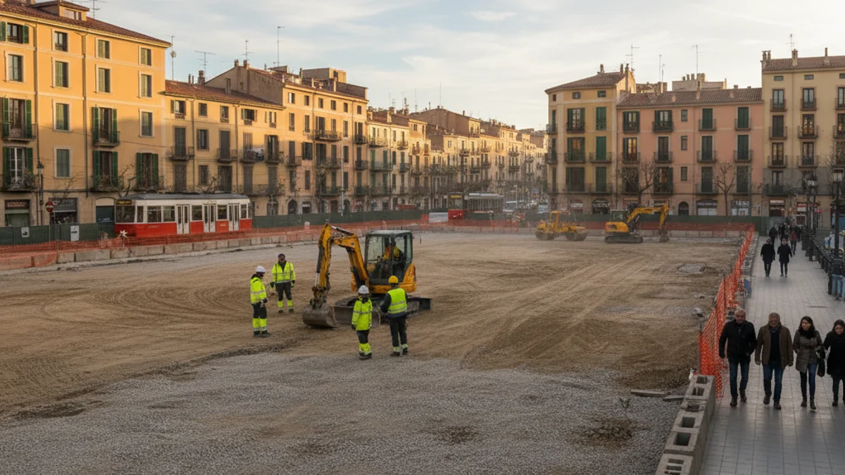 Imatge genèrica d'unes obres de condicionament d'un solar urbà per a un nou aparcament.