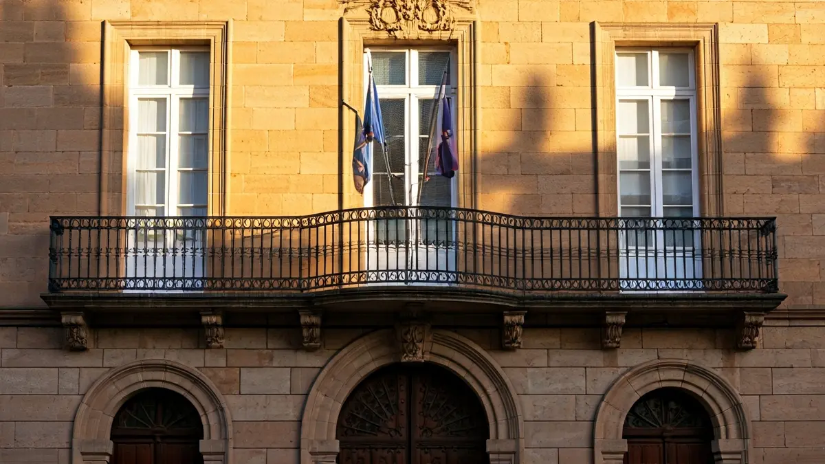 Façana de l'antic asil de Bagà, que serà rehabilitat per l'Ajuntament.