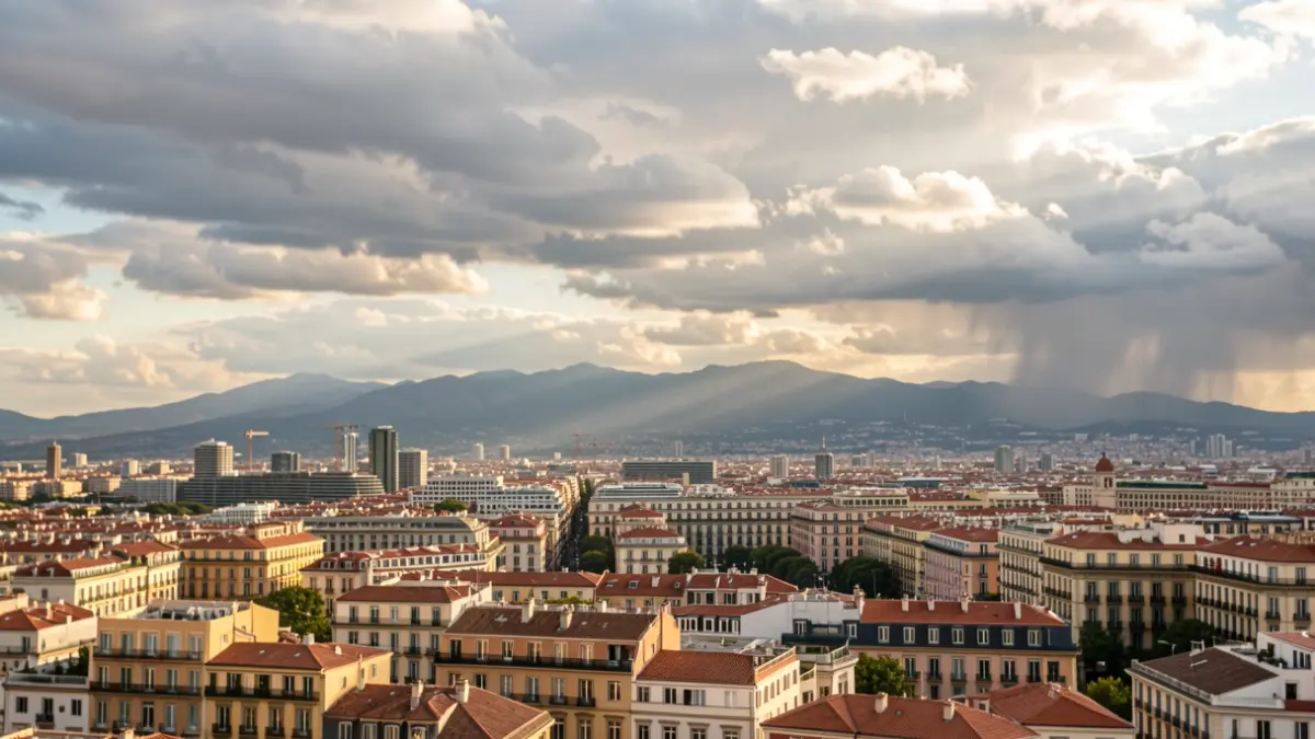 Imatge genèrica de la previsió del temps a Barcelona amb sol i núvols.