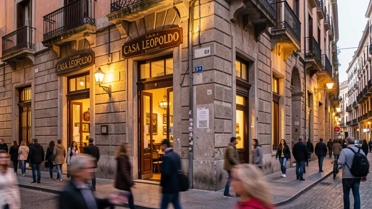 Imatge de la façana del restaurant Casa Leopoldo al barri del Raval de Barcelona.