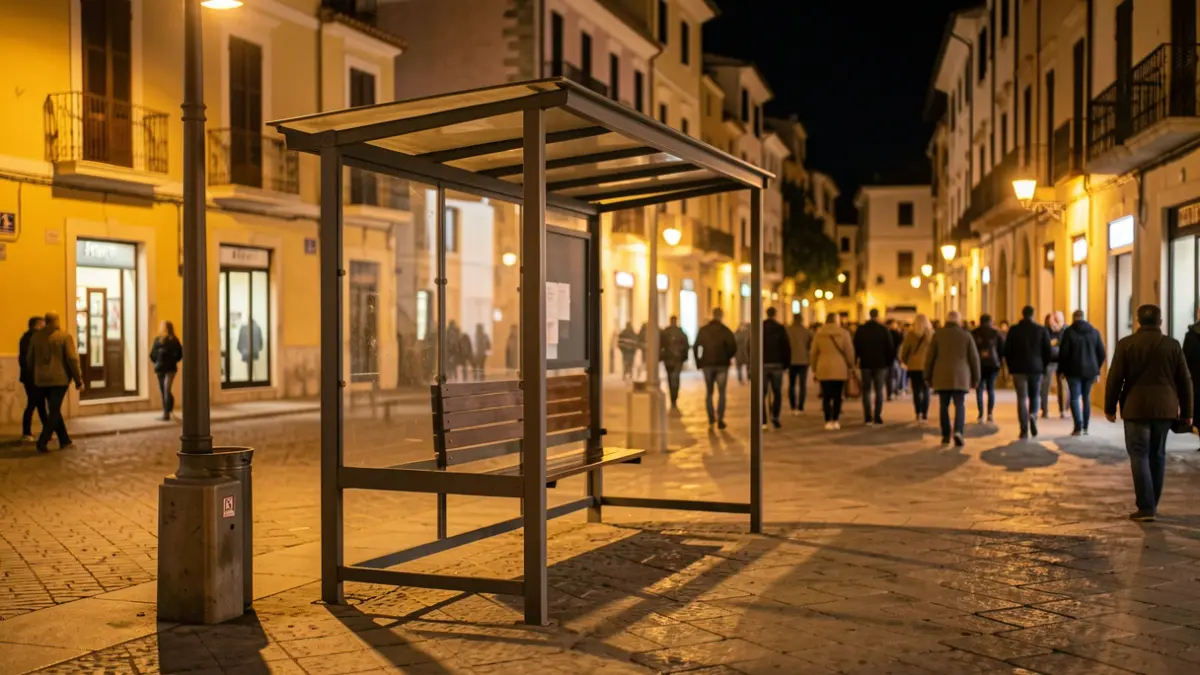 Imagen genérica de una parada de transporte público en un entorno urbano mediterráneo.