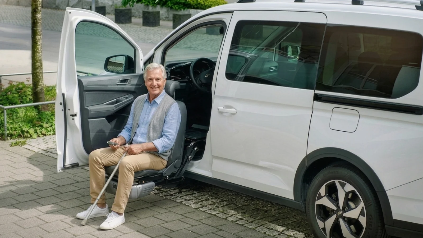 Els seients adaptats permeten pujar i baixar del vehicle amb seguretat, sense esforç i sense dependre de ningú més.