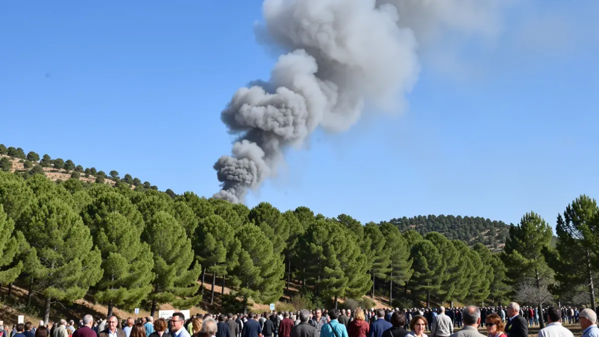 Imagen genérica de humo de un incendio forestal en Cataluña.