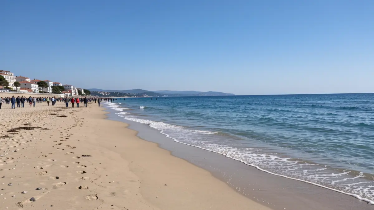 Imatge genèrica d'una platja de Roses.