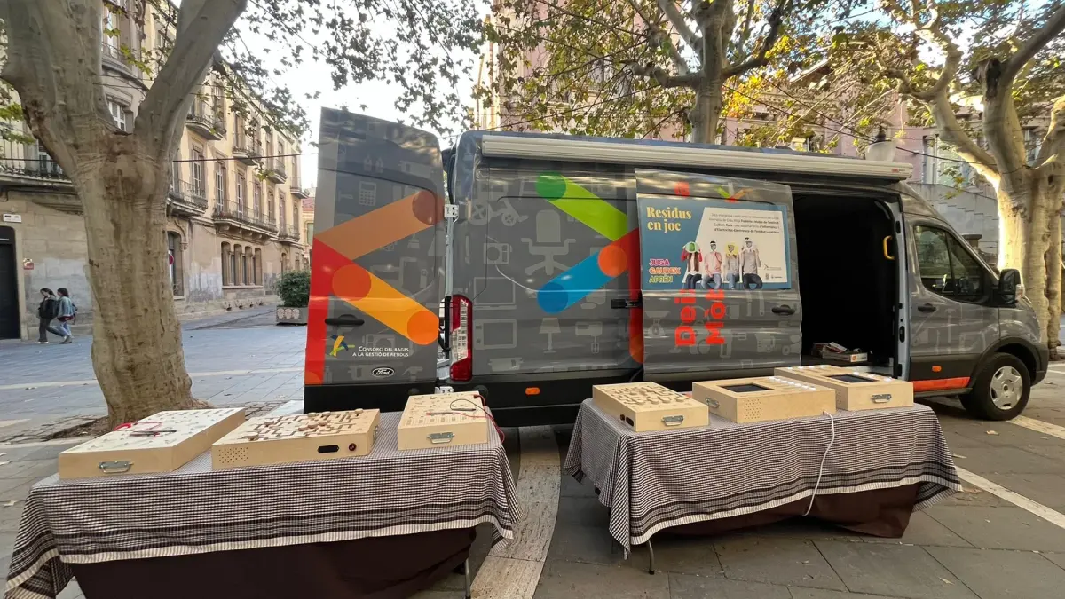 Deixalleria mòbil del Consorci del Bages a la fira Ecoviure de Manresa.