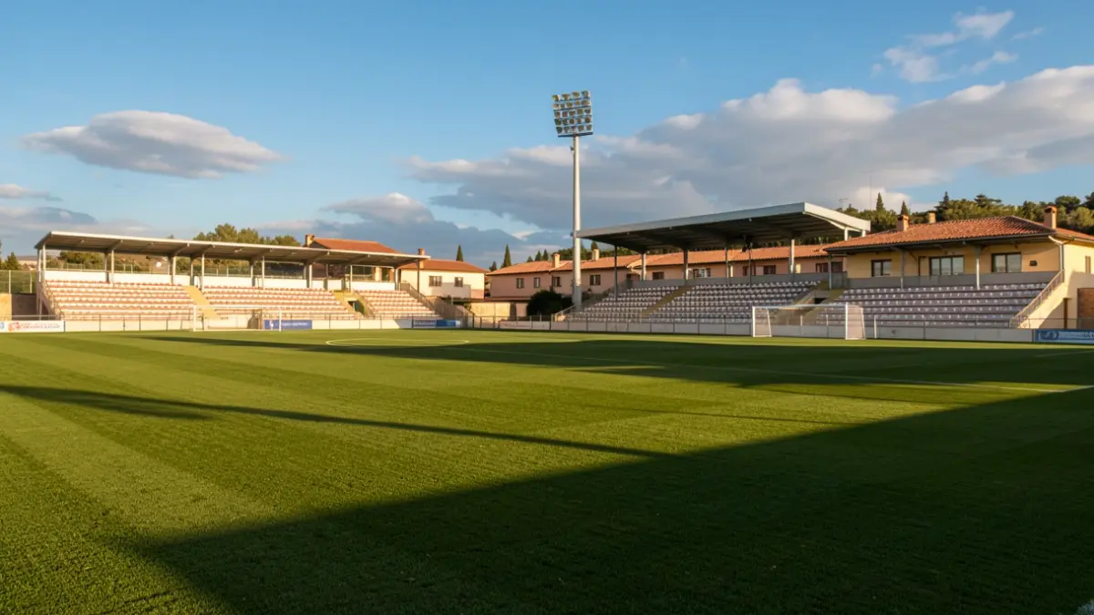 Begur football field with new facilities and presented teams.