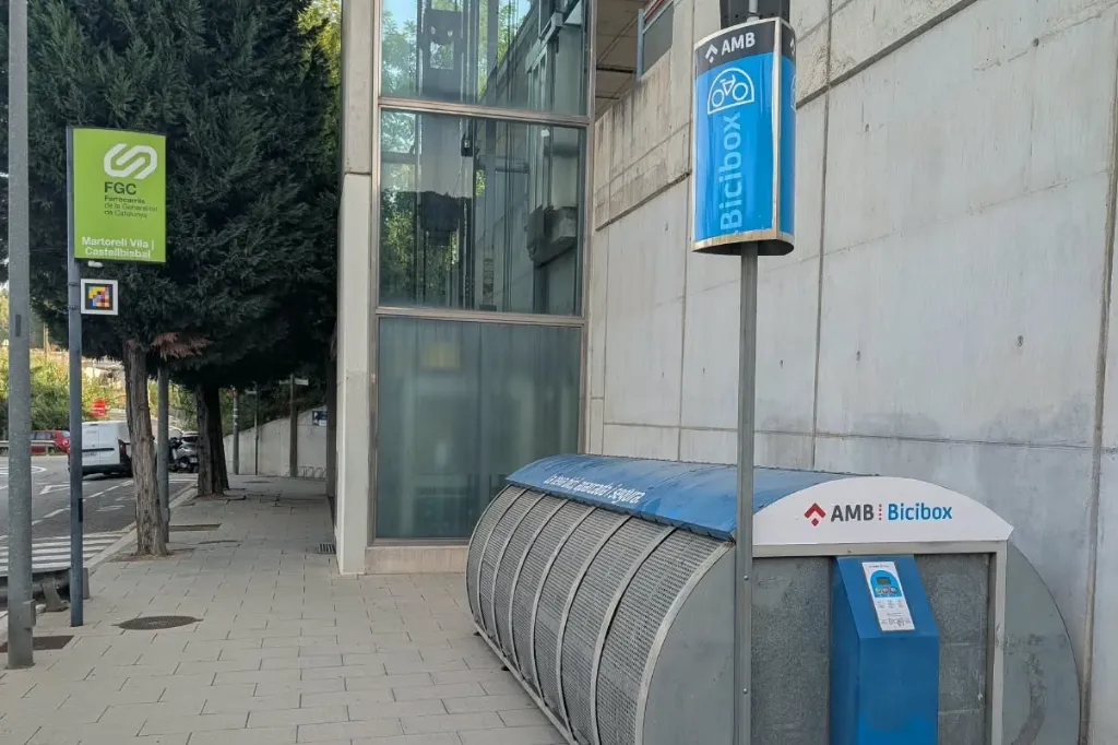 Castellbisbal amplia la xarxa Bicibox amb un nou aparcament a l'estació de FGC
