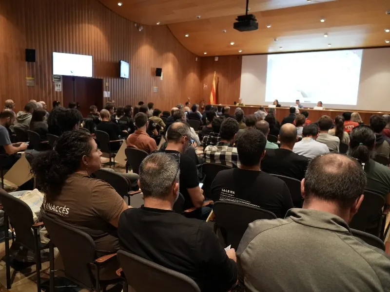 Experts debaten la predicció i seguretat en allaus després d'un hivern amb més d'un miler d'episodis al Pirineu
