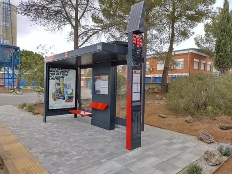 Licitades 50 noves marquesines de bus sostenibles a Girona