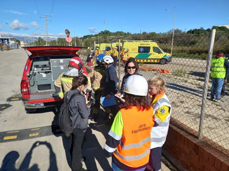 Simulacre d'accident químic a Tortosa posa a prova els equips d'emergència